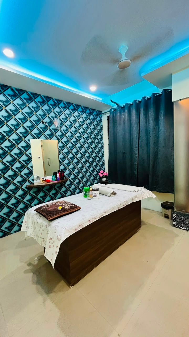 The Royal 78 Spa & Salon interior 9
